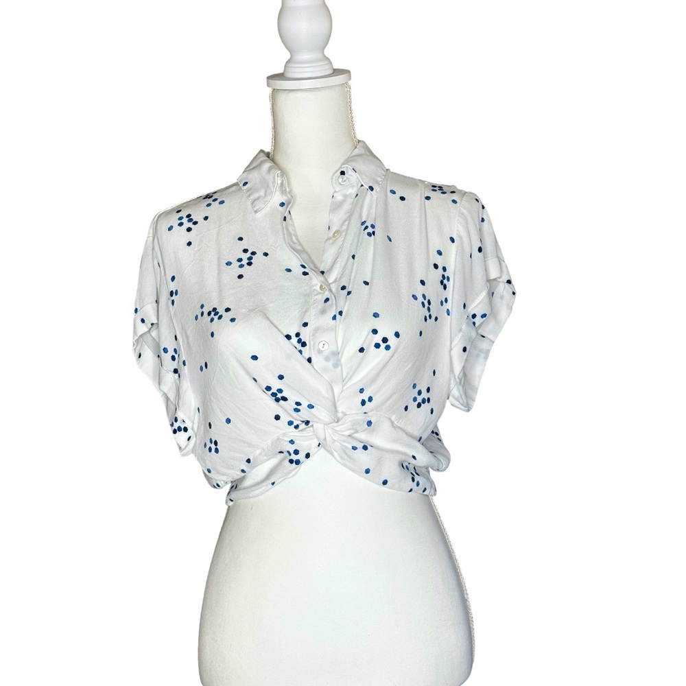 Collared Twist Front Button Up Crop Top